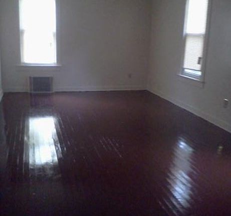 4th image of 225 Furman St