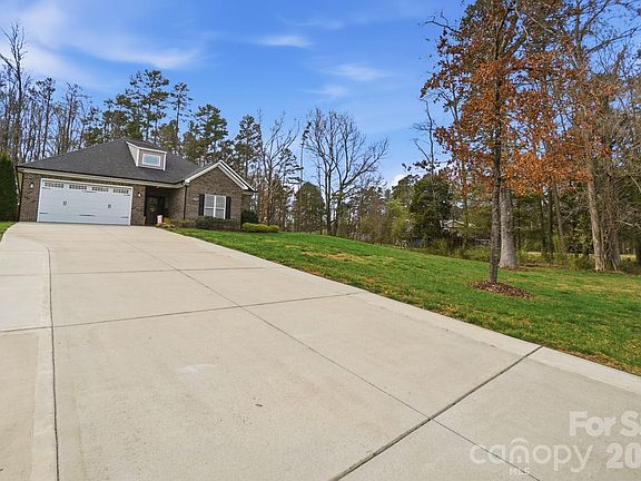 4th image of 3354 Westview Rd