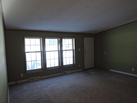 4th image of 3316 Midway Dr