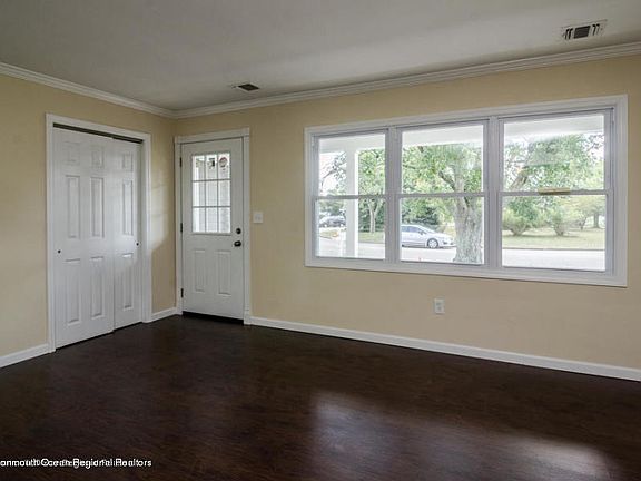 3rd image of 18 Brakenbury Ct