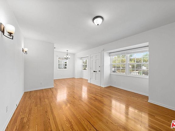 4th image of 10800 Esther Ave