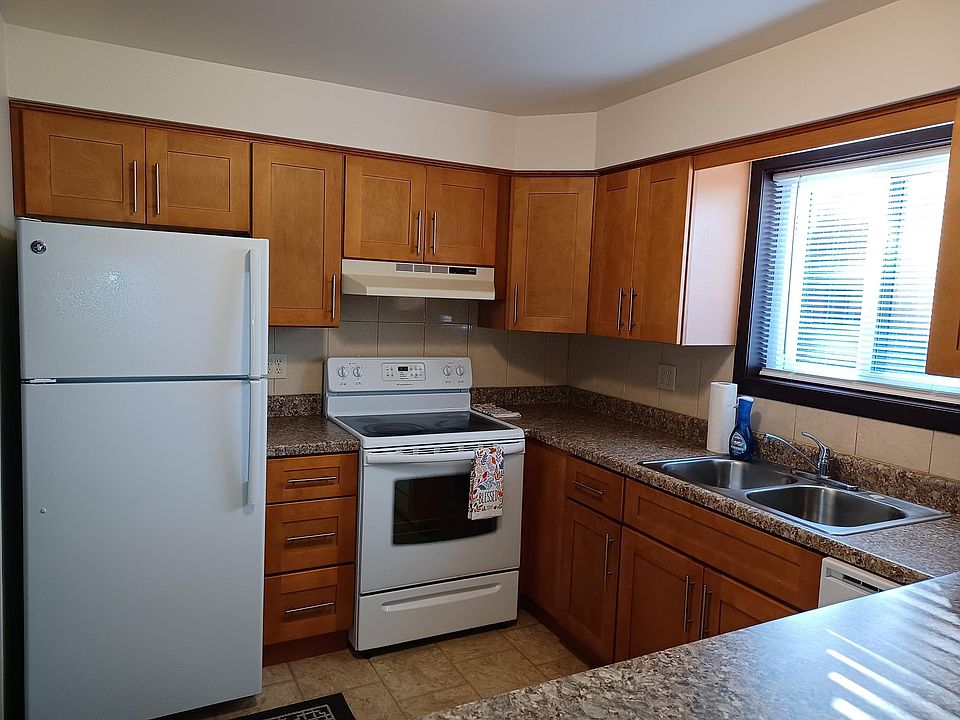 1st image of 1527 N Winslowe Dr APT 2B