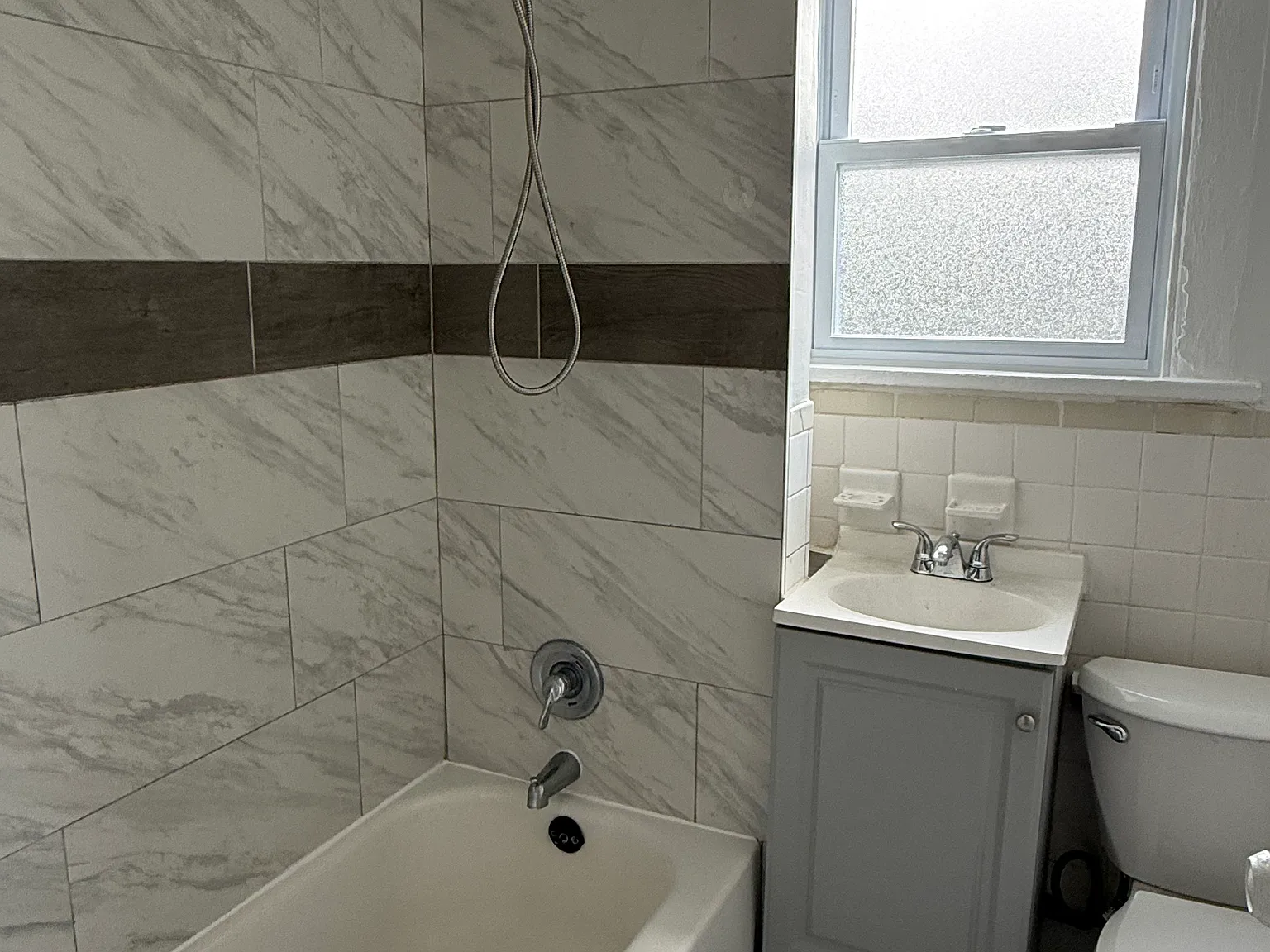2 bed, 900 sqft, $2,100 — Photo 4