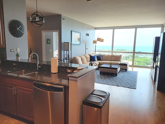5th image of 1841 S Calumet Ave APT 1604