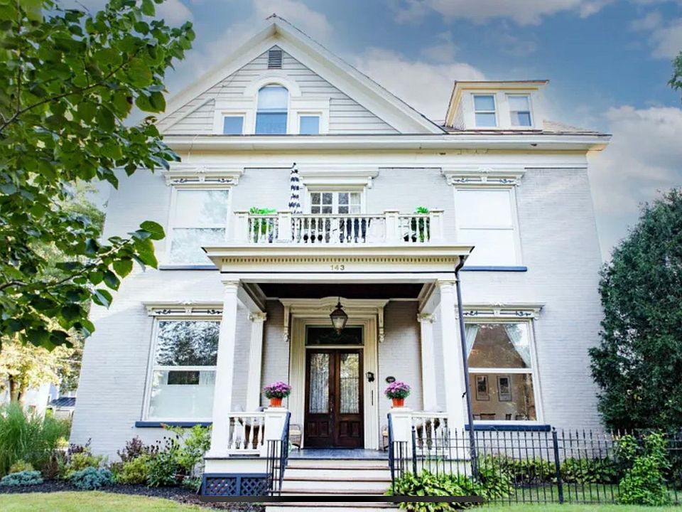 1st image of 143 Caroline St
