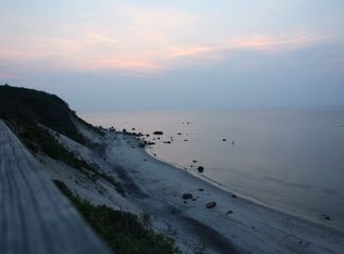 2 Maple Rd, Baiting Hollow, NY 11933