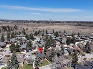 44 Midglen Dr SE, Calgary, AB T2X 1G7
