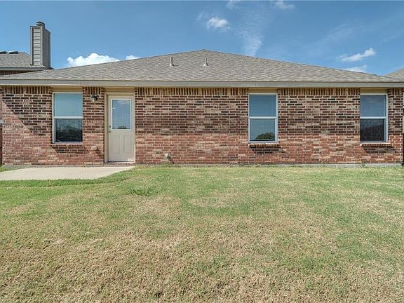 4th image of 2413 Loreto Dr