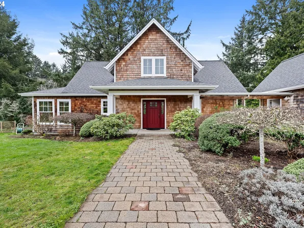 818 Summit Ave, Gearhart, OR 97138