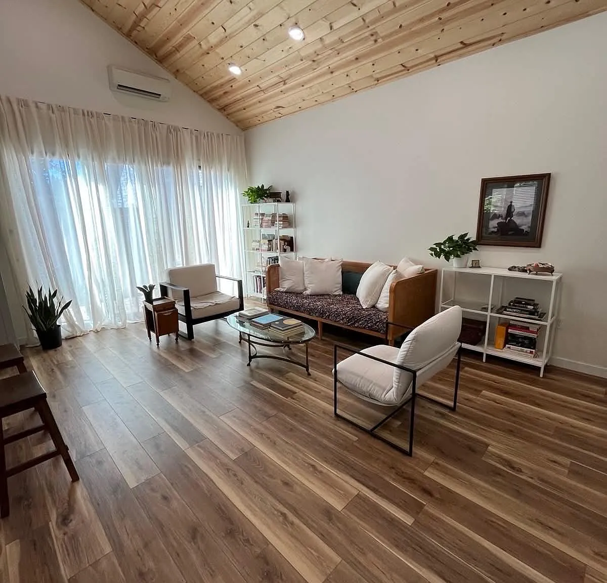 1 bed, 800 sqft, $2,500 — Photo 2