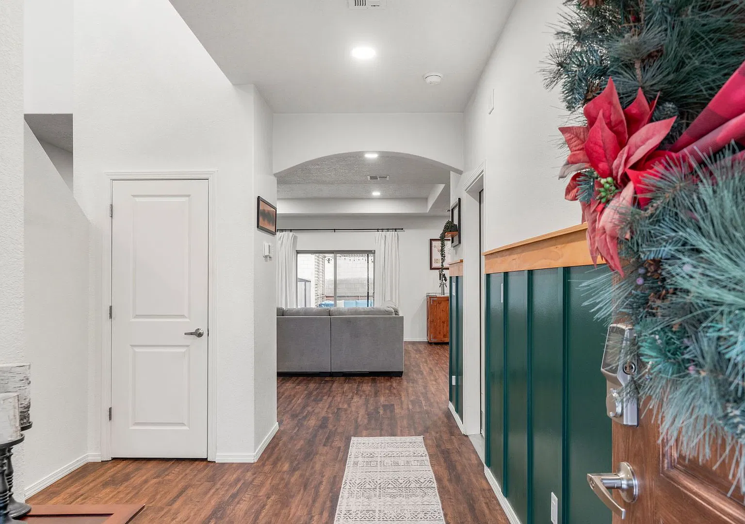 Beautiful 4 bedroom 3 bath home — Photo 4