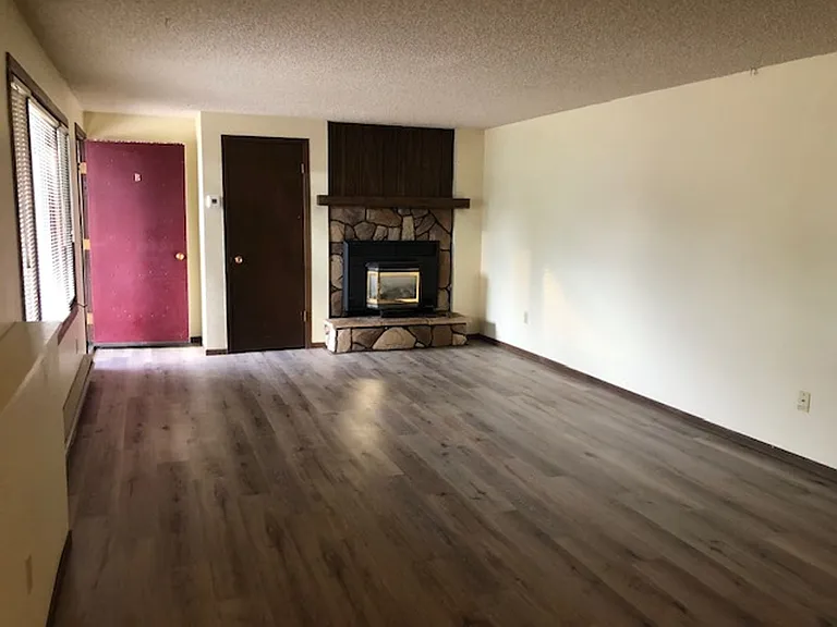 405 South 19th Avenue — Photo 2
