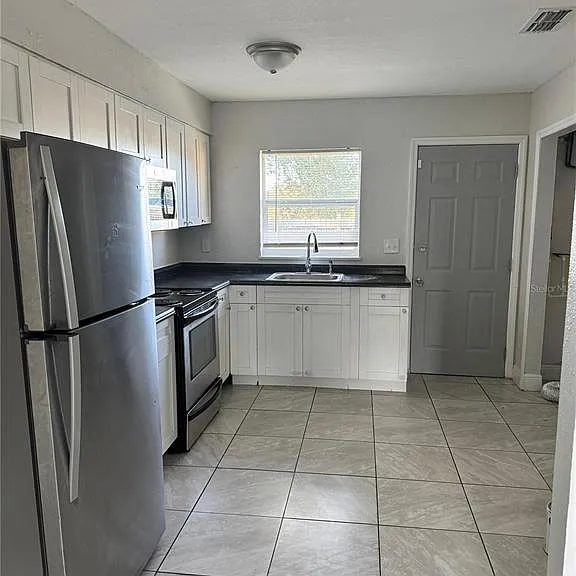 1112 Martin St #C — Photo 3
