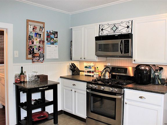 4th image of 155 Bath St