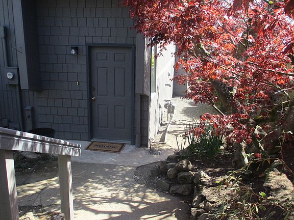 4th image of 7501 Soundview Dr #7501