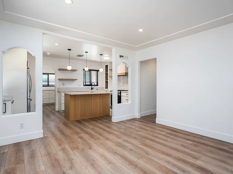 181 1st Ave — Photo 7