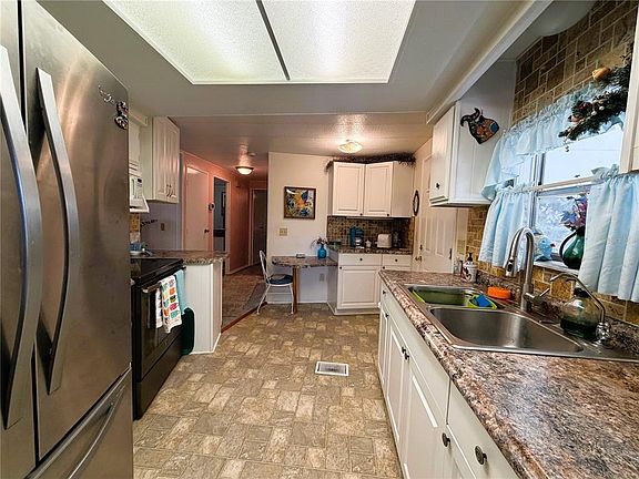 5th image of 410 Hawthorne Blvd