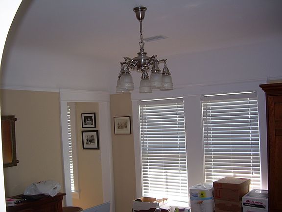 3rd image of 398 Douglas St