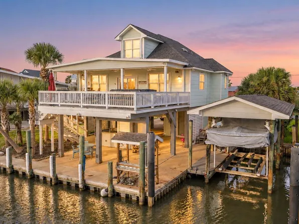 19 Kingfish Ln, Freeport, TX 77541