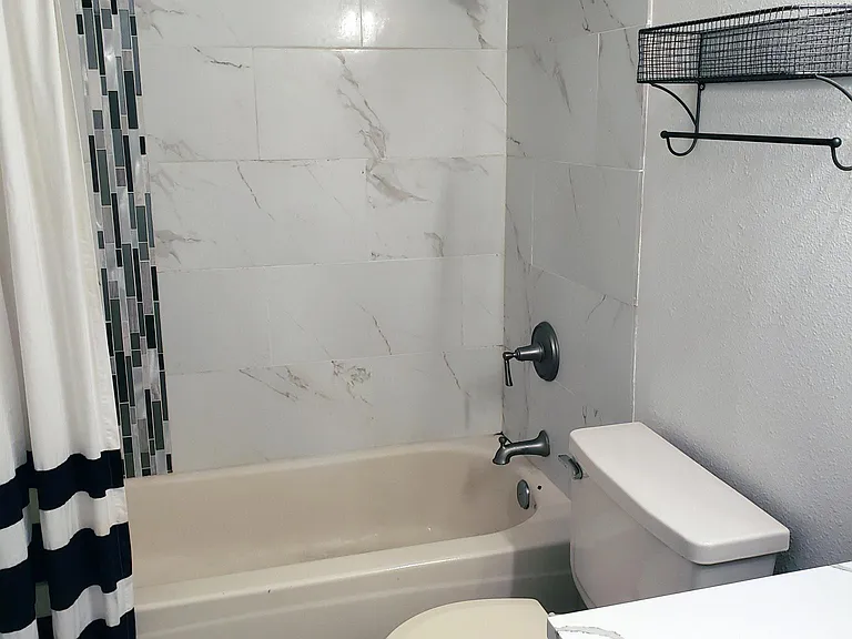 1425 Bacchus Dr #F — Photo 15