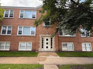 8852 Bronx Ave APT 2E, Skokie, IL 60077