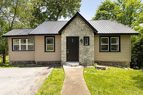 1812 John Ross Rd Photo 1