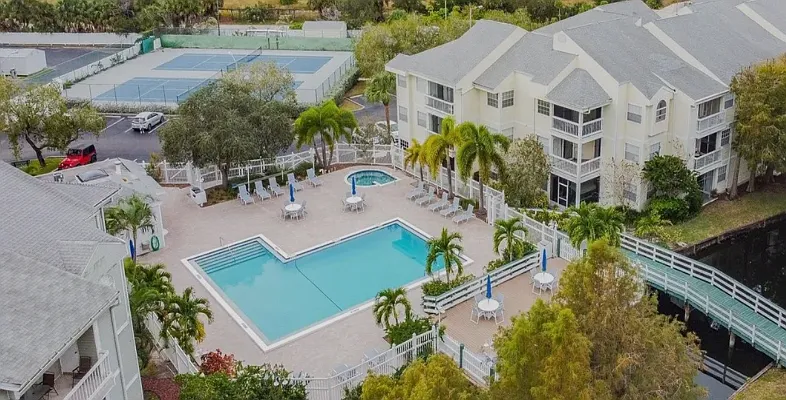2 bed, 1.5 bath, 780 sqft, $1,980 — Photo 3