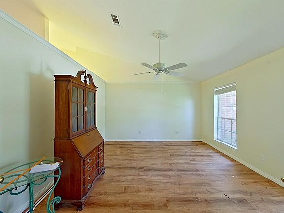 5th image of 4020 Leesway Cir