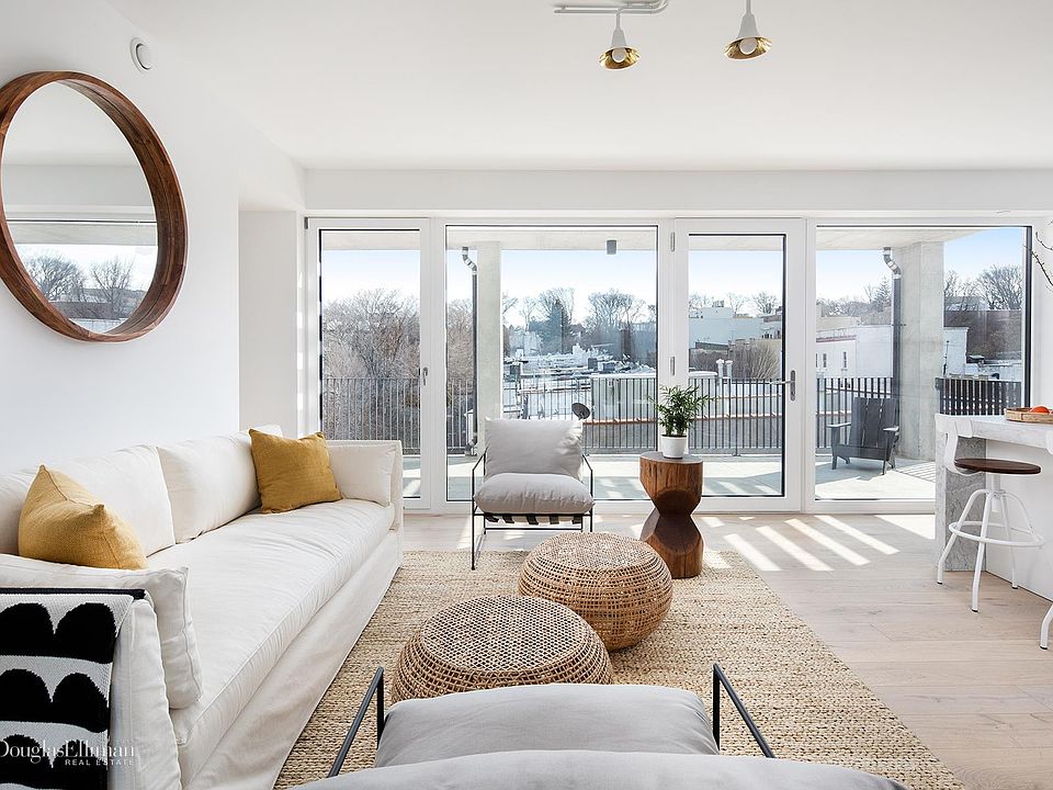 1st image of 719 6th Ave Penthouse W
