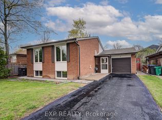 8 Sanford Cres, Brampton, ON L6X2C3