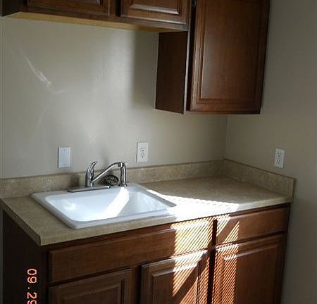 7035 Chalmers Kitchen1