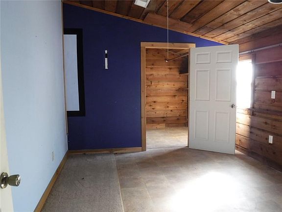 5th image of 2504 Oak Dr