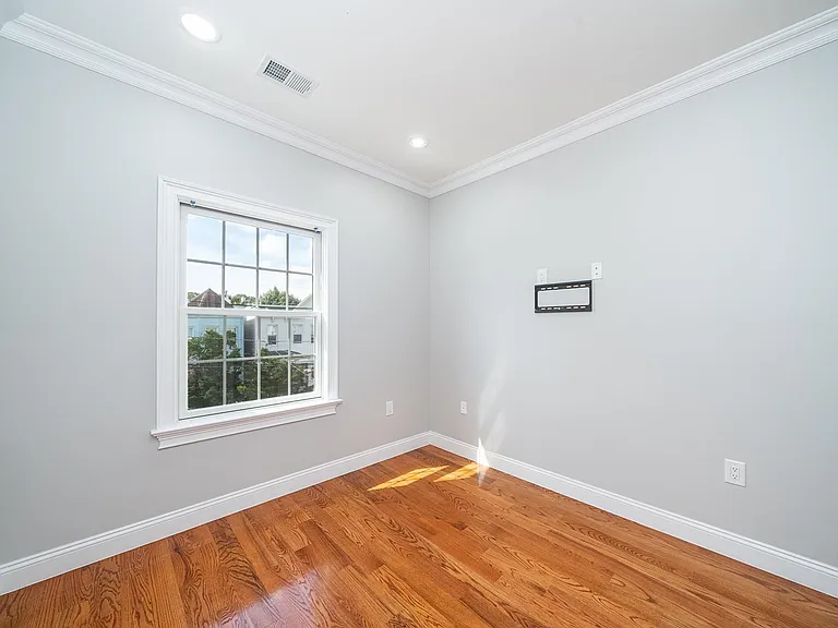 72 Charles St #2 — Photo 8