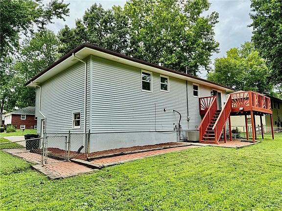4th image of 2723 Frances Ave