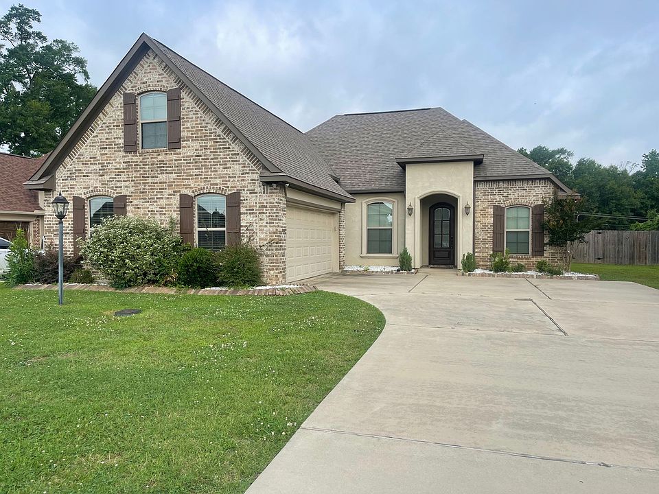 1st image of 707 Fir Wood Ln