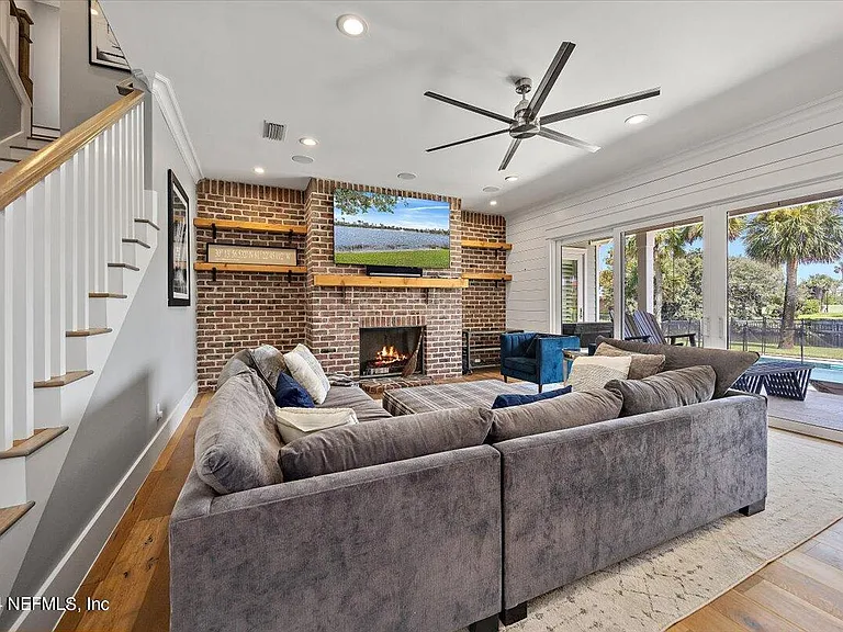 343 San Juan Dr — Photo 9