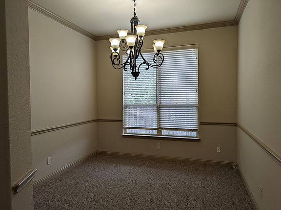 3rd image of 347 Quarry Ln