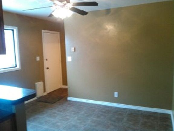 3rd image of 1140 Merrett Dr