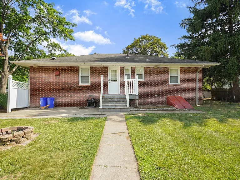 38 Carlson Ct #1 — Photo 23