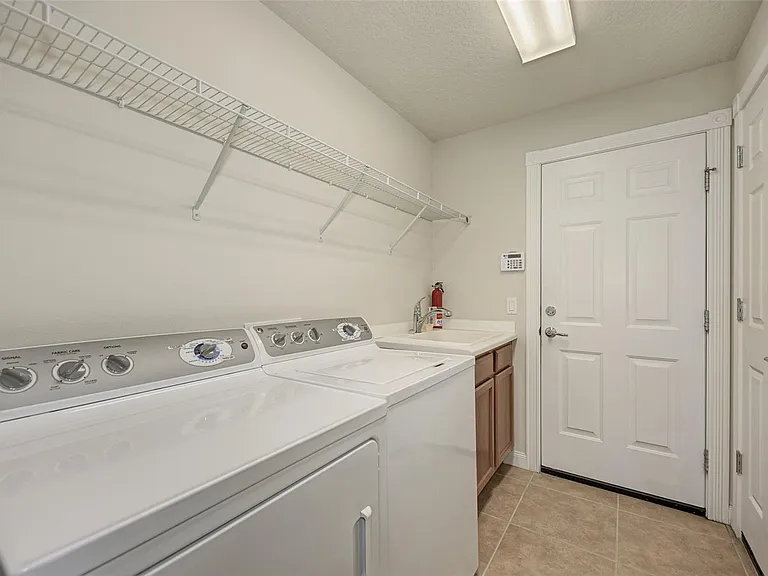 6083 Benevento Dr — Photo 24