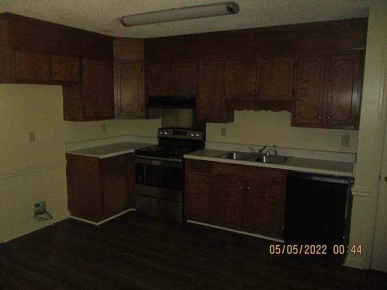 1915A Buck Ln — Photo 6