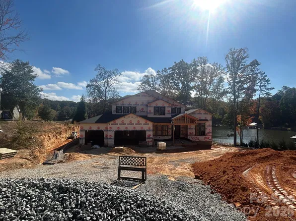 204 Lakeview Shores Loop, Mooresville, NC 28117