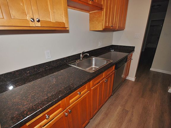 2nd image of 641 Masonic Way #4