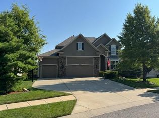 11018 W 163rd Ter, Overland Park, KS 66221