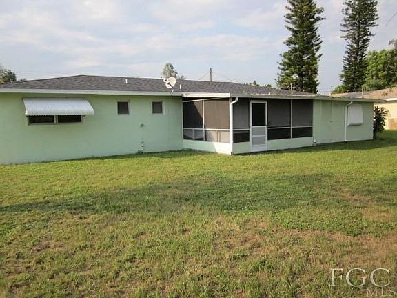 2nd image of 1402 NE Pine Island Ln