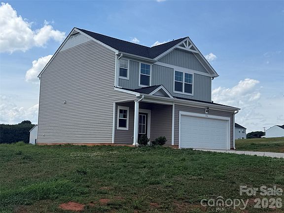 3rd image of 134 Peppervine Ln