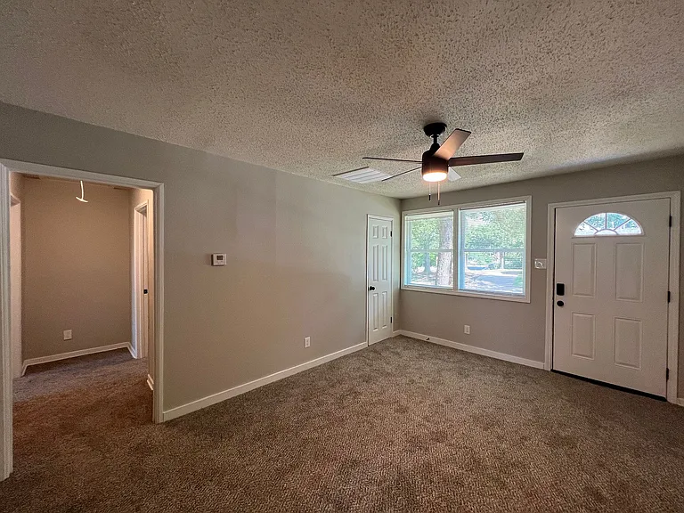 2983 Waynoka Ave — Photo 10