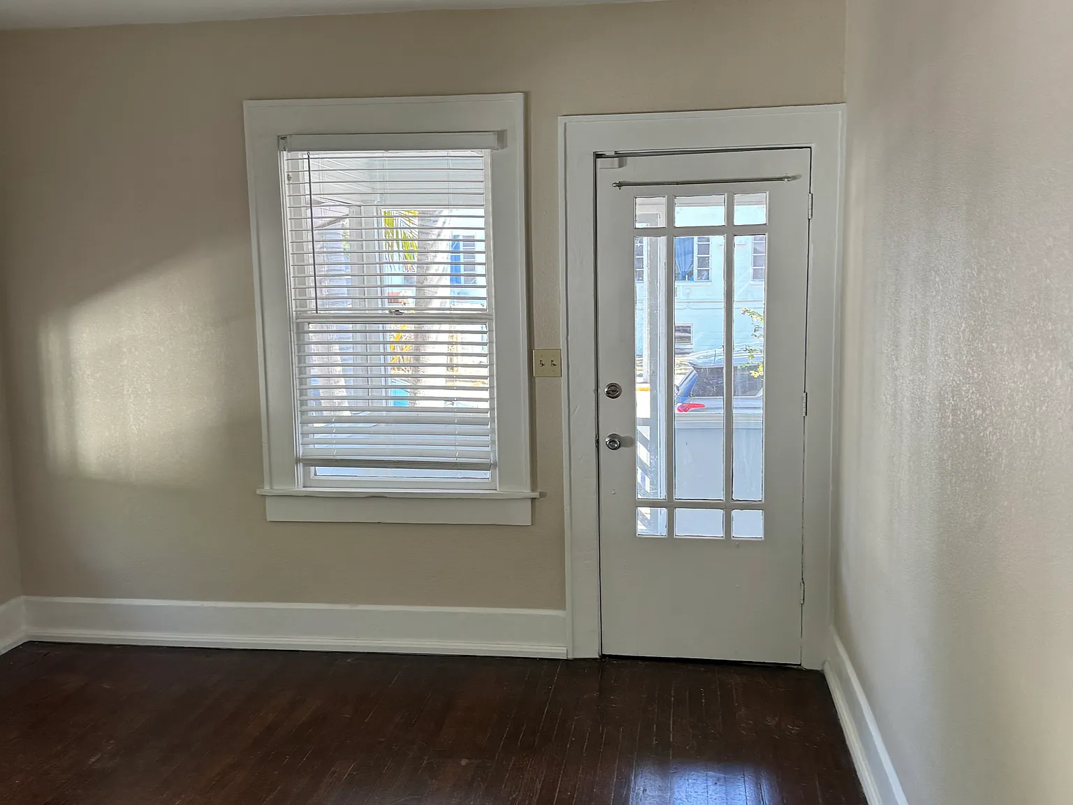 2 bed, 910 sqft, $2,650 — Photo 2