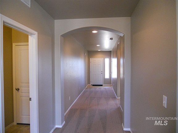 3rd image of 313 Voyage Ave