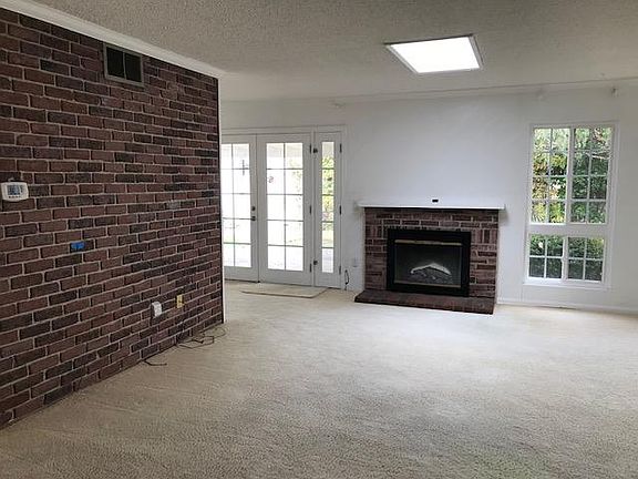 Living room - photo 1